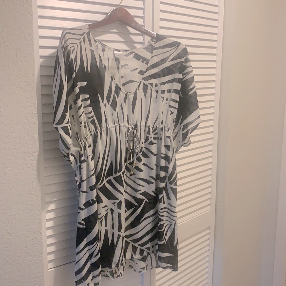 Palm Leaves, But Make it Neutral